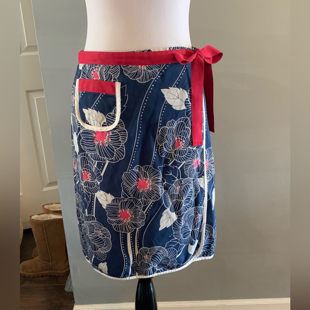 Anthropologie Tabitha floral fold over skirt blue/white/pink/red sz 4 EUC